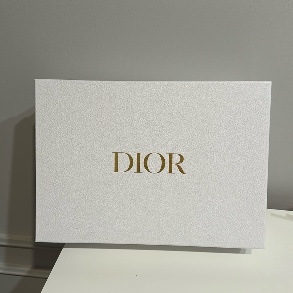 Dior box